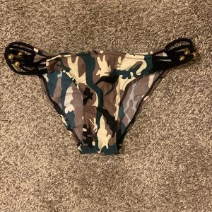 NWOT Camo Bikini Bottoms